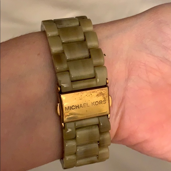 Michael Kors Watch - Picture 3 of 3